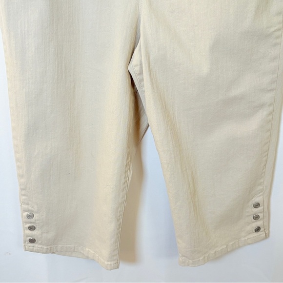 Gloria Vanderbilt Women’s Cream Skimmer Cropped Pants Size 12 Casual Stretch - Picture 4 of 13